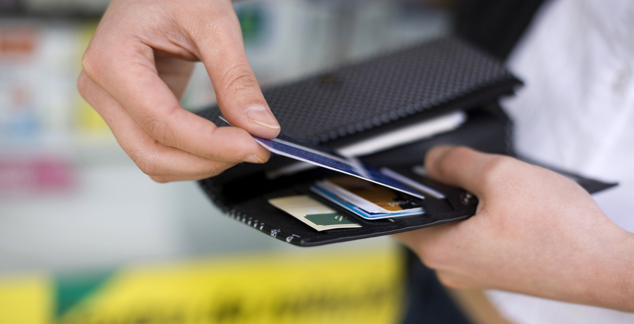 Tài chính - Ngân hàng - Mất tiền vì để lộ thông tin thẻ tín dụng: Lỗi thuộc về ai?