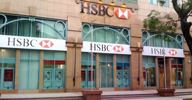 HSBC lên tiếng về việc khách hàng phản ánh lãi suất “hơn cho vay nặng lãi”