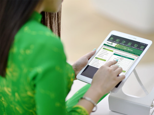Việc thanh toán bằng dịch vụ ngân hàng điện tử của Vietcombank có thể thực hiện một cách nhanh chóng và dễ dàng.