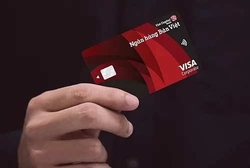 Thẻ Visa Corporate của Ngân hàng Bản Việt với nhiều ưu điểm.